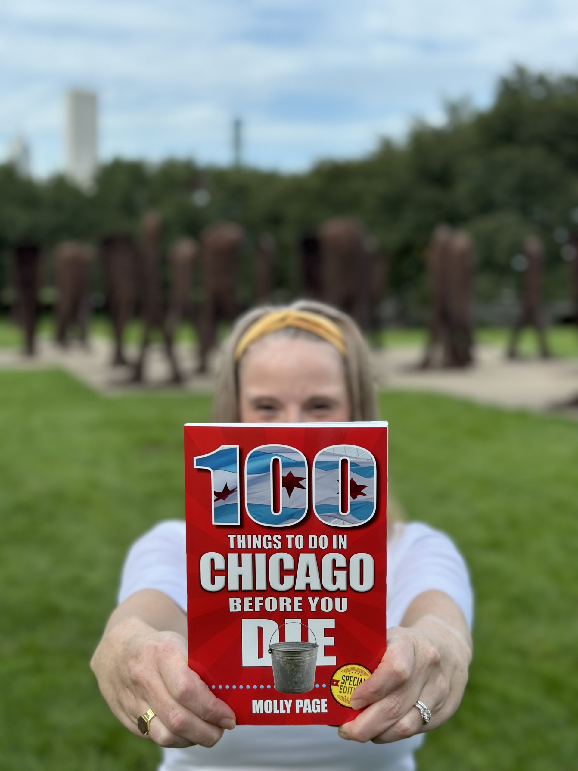 100 Things to Do in Chicago Before You Die by Molly Page mollypg
